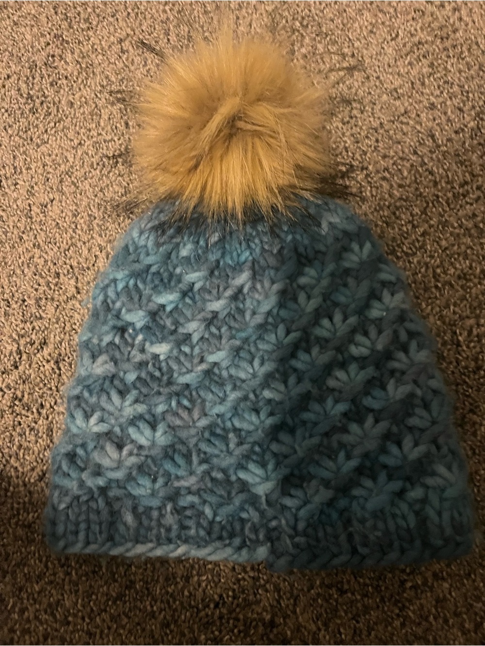 Women’s Chunky Knit Blue Beanie with Faux Fur Pom